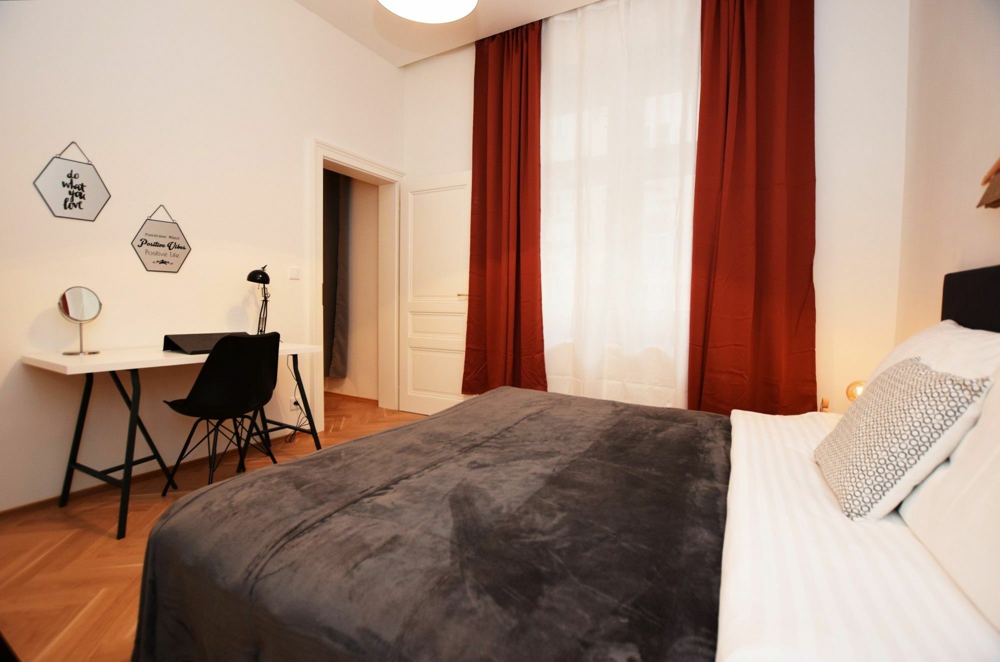 Rehorova Apartments Прага Екстериор снимка
