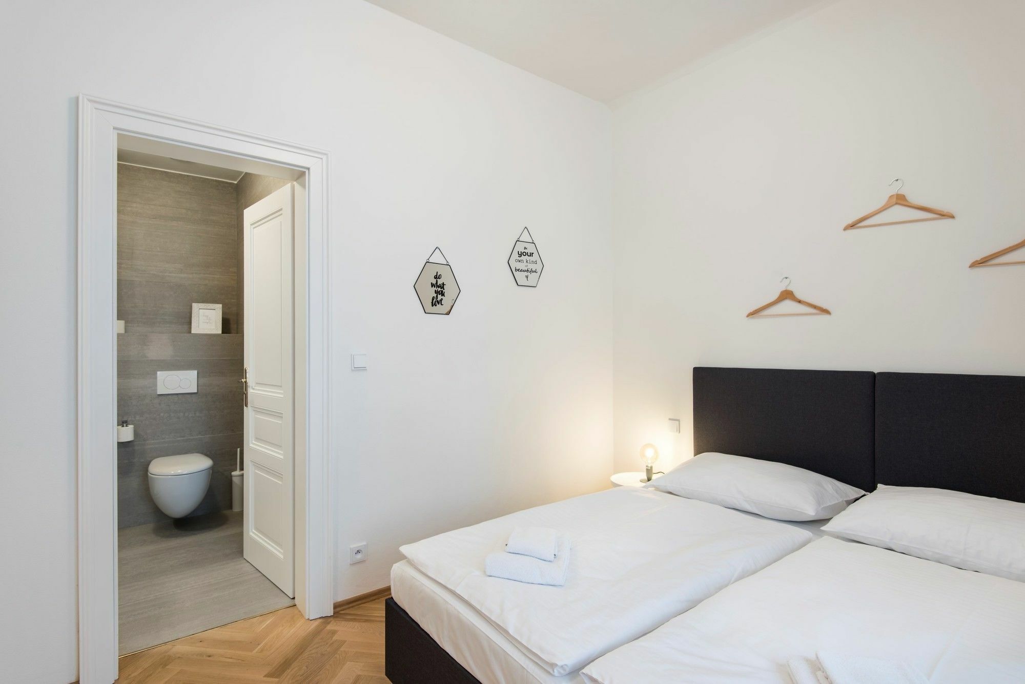 Rehorova Apartments Прага Екстериор снимка