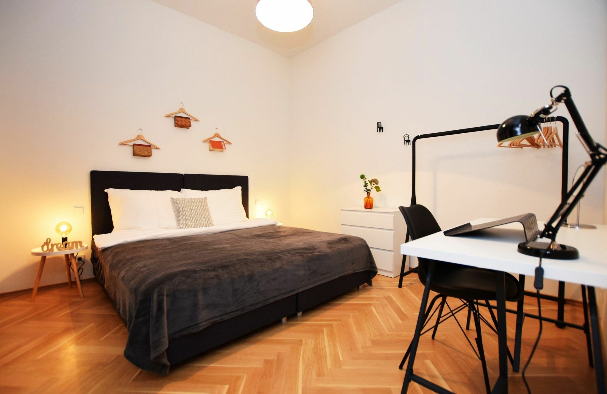 Rehorova Apartments Прага Екстериор снимка